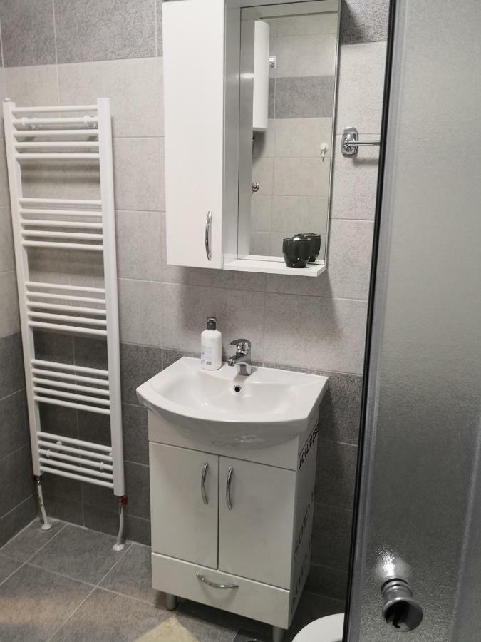 Apartman Gaga Lukavica Esterno foto