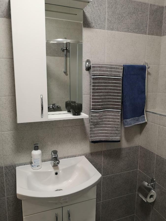 Apartman Gaga Lukavica Esterno foto