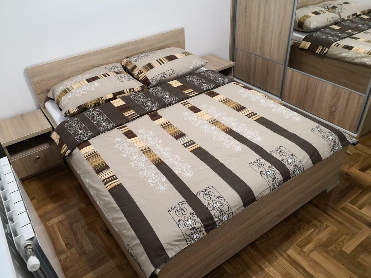 Apartman Gaga Lukavica Esterno foto