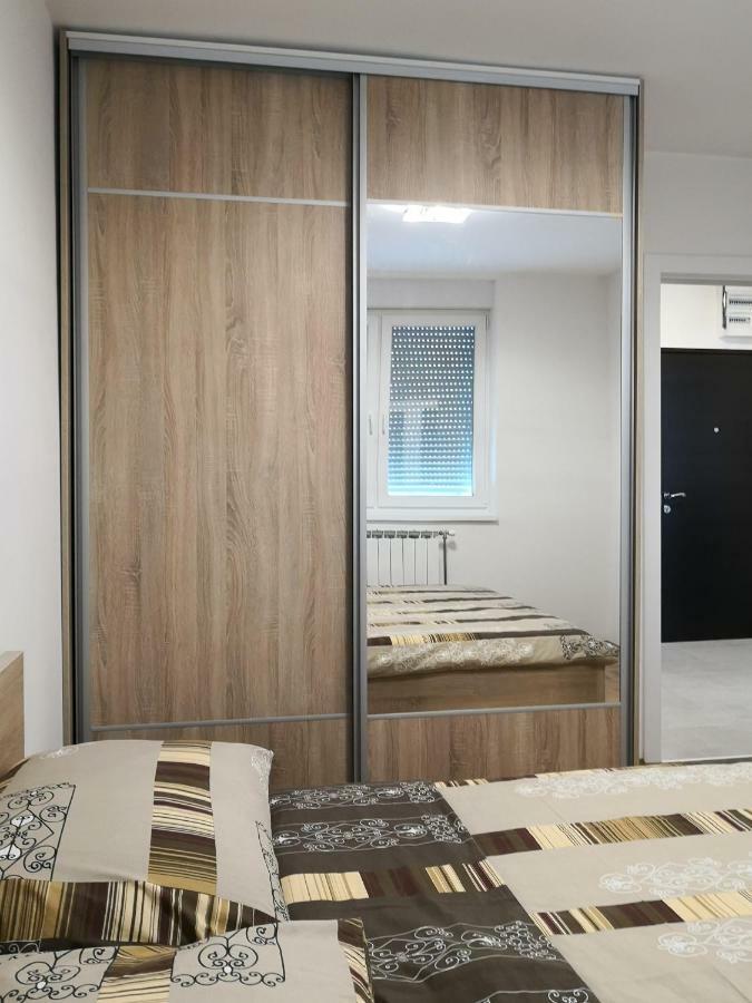 Apartman Gaga Lukavica Esterno foto