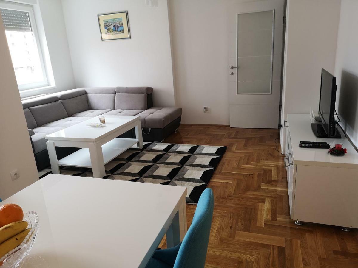 Apartman Gaga Lukavica Esterno foto