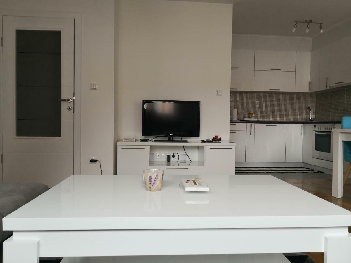 Apartman Gaga Lukavica Esterno foto